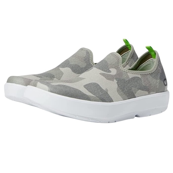 Oofos Oomg Eezee Low Walking Shoes In Green Camo - Picture 1 of 11
